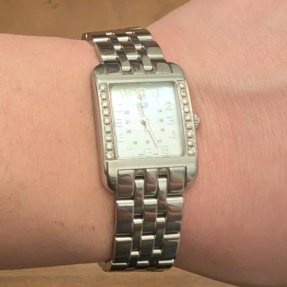 Swiss Army Alliance Diamond Tank 24776 Women's Watch +  18 Diamonds
